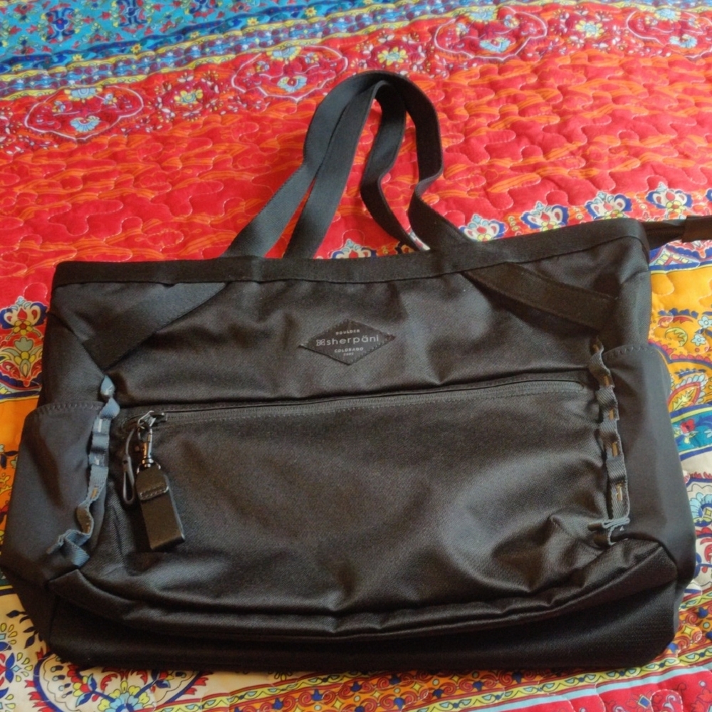 Sherpani Stride Like New Black